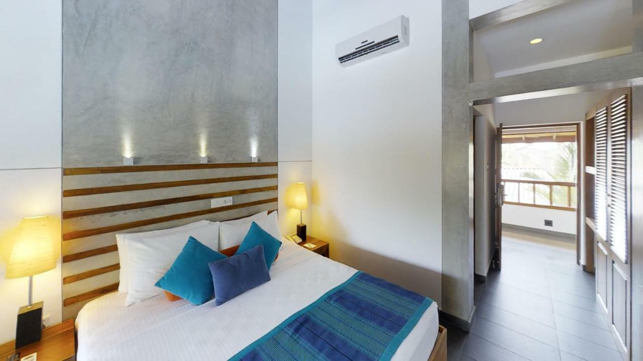 Amagi Aria Airport Transit Hotel Негомбо Экстерьер фото